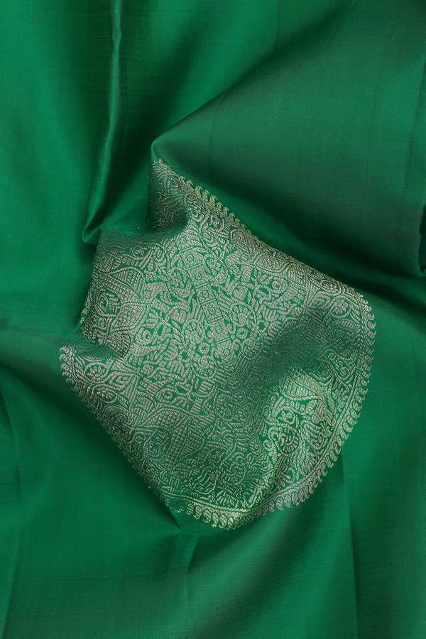 Kanchipuram Silk Saree In Bold Green With Mandala Design