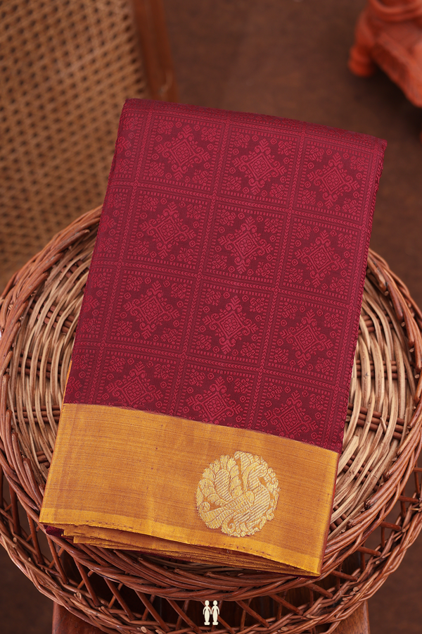 Kanchipuram Silk Saree In Red With Jacquard Pattern