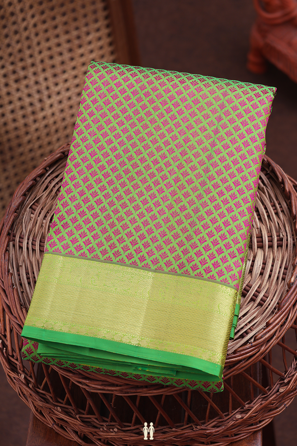 Kanchipuram Silk Saree In Green With Jacquard Pattern