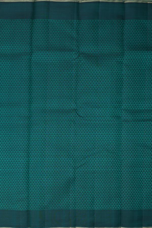 Kanchipuram Silk Saree In Dark Green With Jacquard Pattern