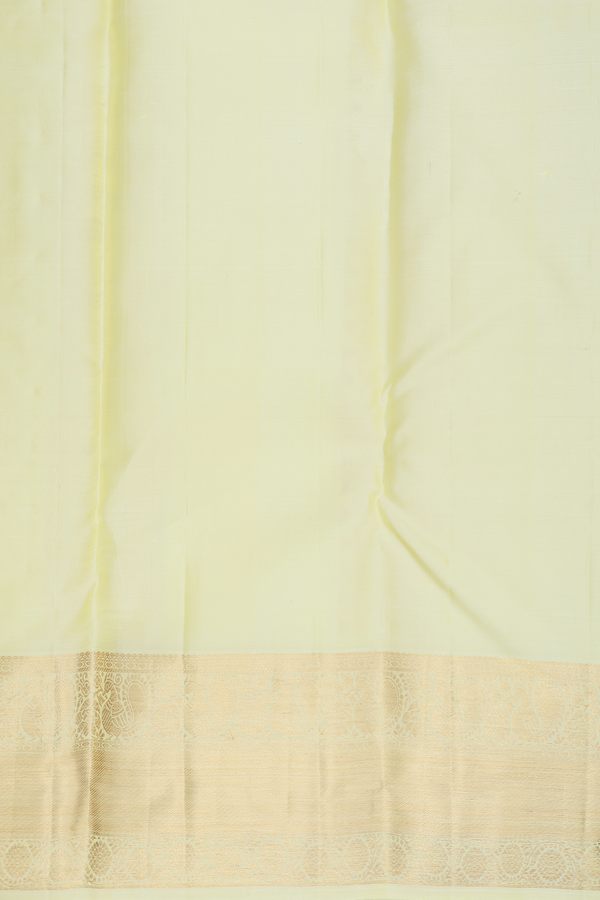 Kanchipuram Silk Saree In Yellow With Ogee Design