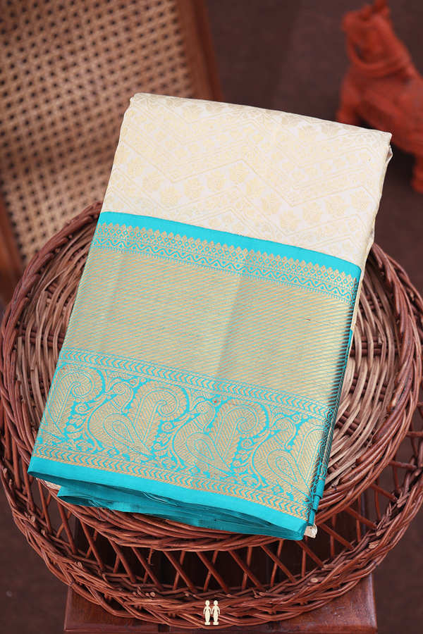 Kanchipuram Silk Saree In White With Brocade Design