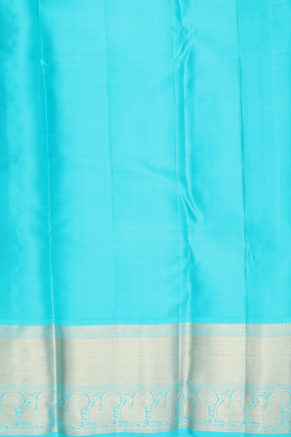 Kanchipuram Silk Saree In White With Brocade Design