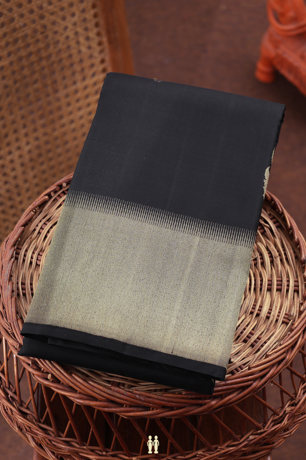 Kanchipuram Silk Saree In Black With Floral Motifs