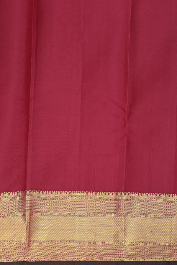 Kanchipuram Silk Saree In White With Floral Buttas