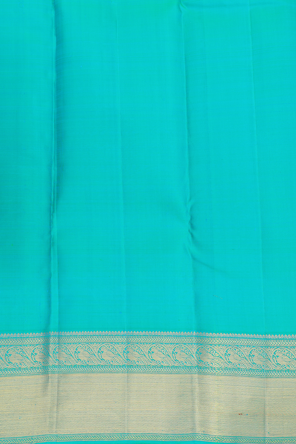 Kanchipuram Silk Saree In Off White With Peacock Buttas