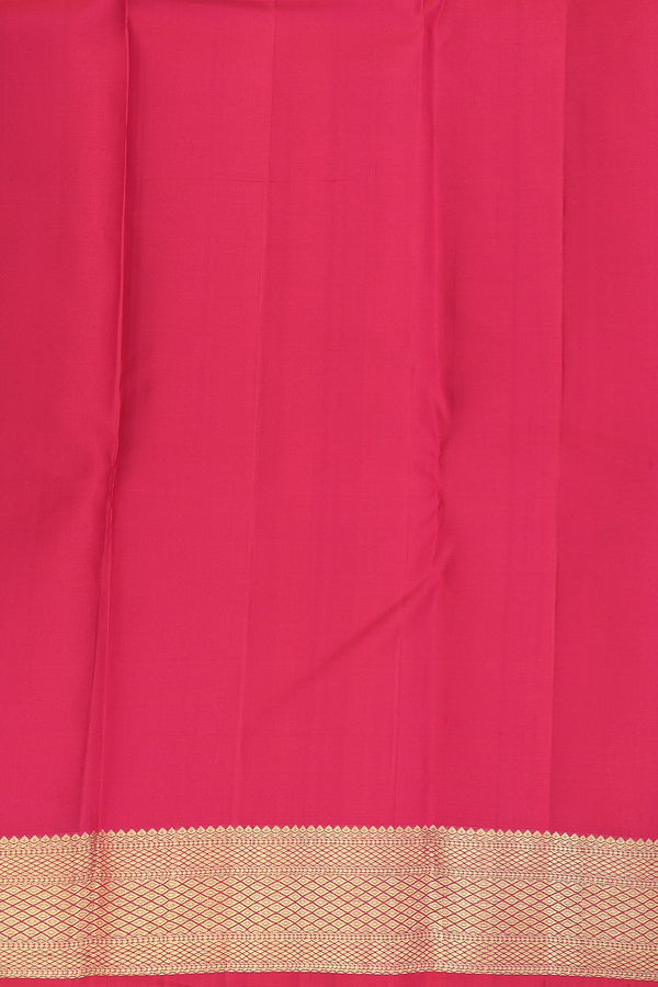 Kanchipuram Silk Saree In Red With Paisley Buttas