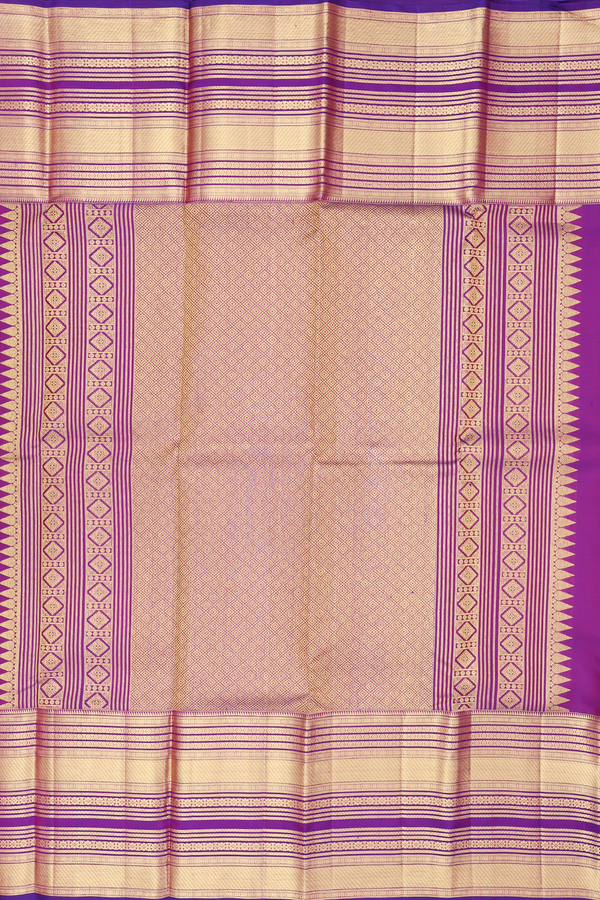 Kanchipuram Silk Saree In Off White With Peacock Buttas