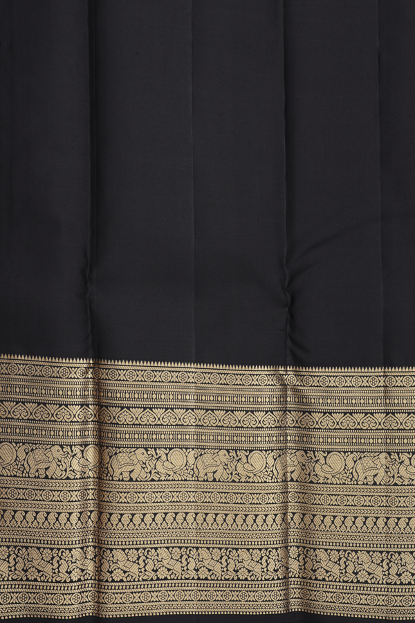 Kanchipuram Silk Saree In Black Along Checks With Buttas
