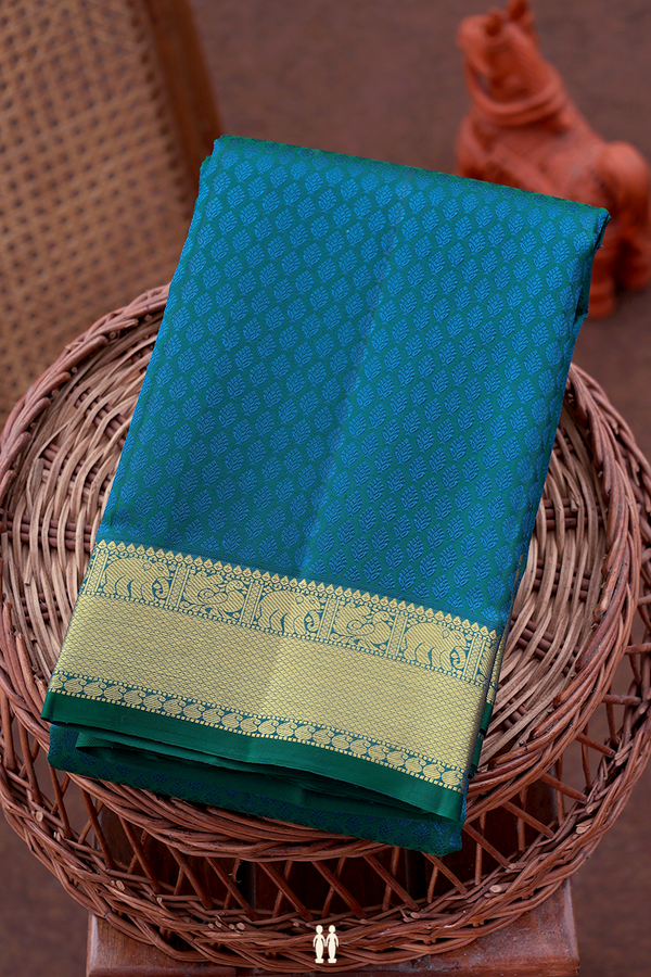 Kanchipuram Silk Saree In Green With Jacquard Pattern