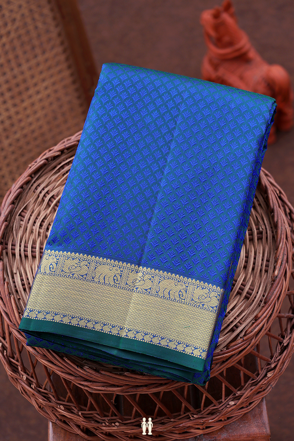 Kanchipuram Silk Saree In Dual Tone With Jacquard Pattern
