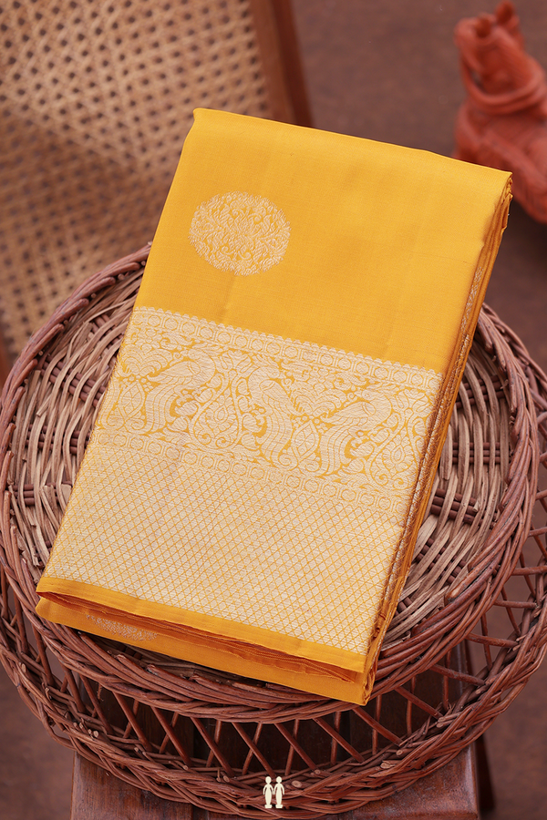 Kanchipuram Silk Saree In Yellow With Zari Motifs