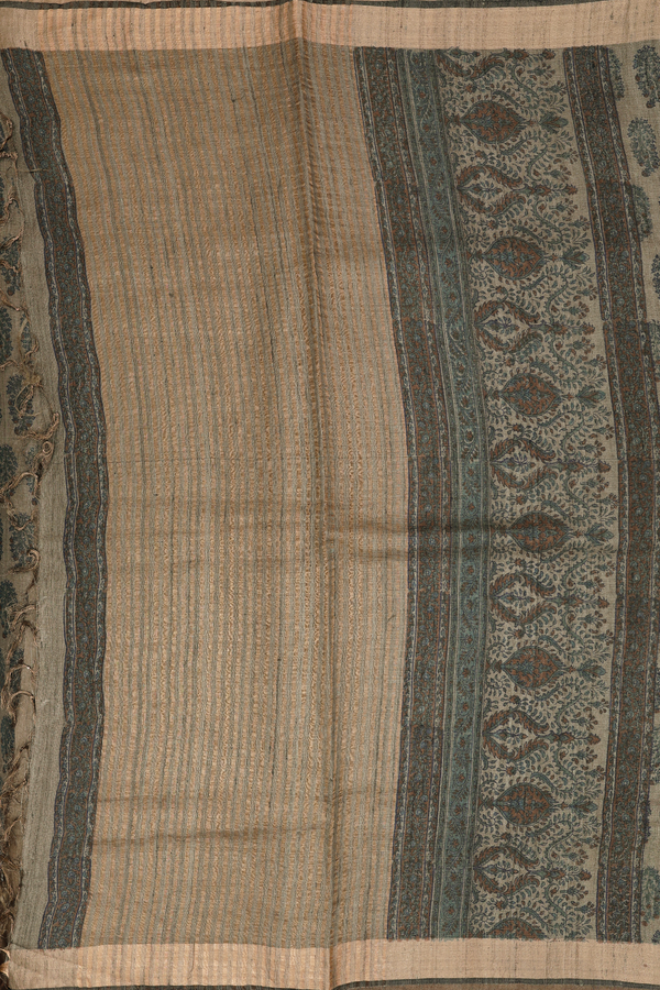 Tussar Silk Saree In Green With Floral Printed Design