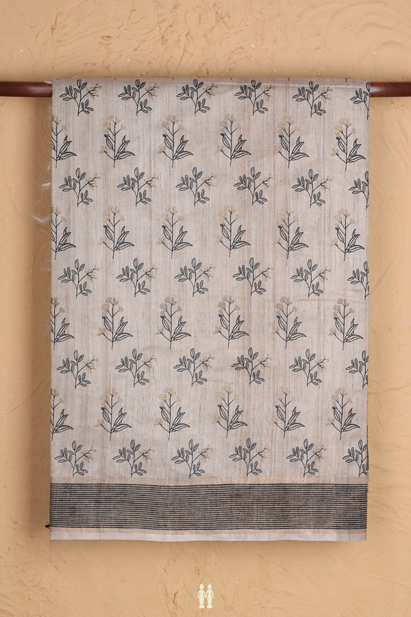 Tussar Silk Saree In Cream Color With Floral Buttas