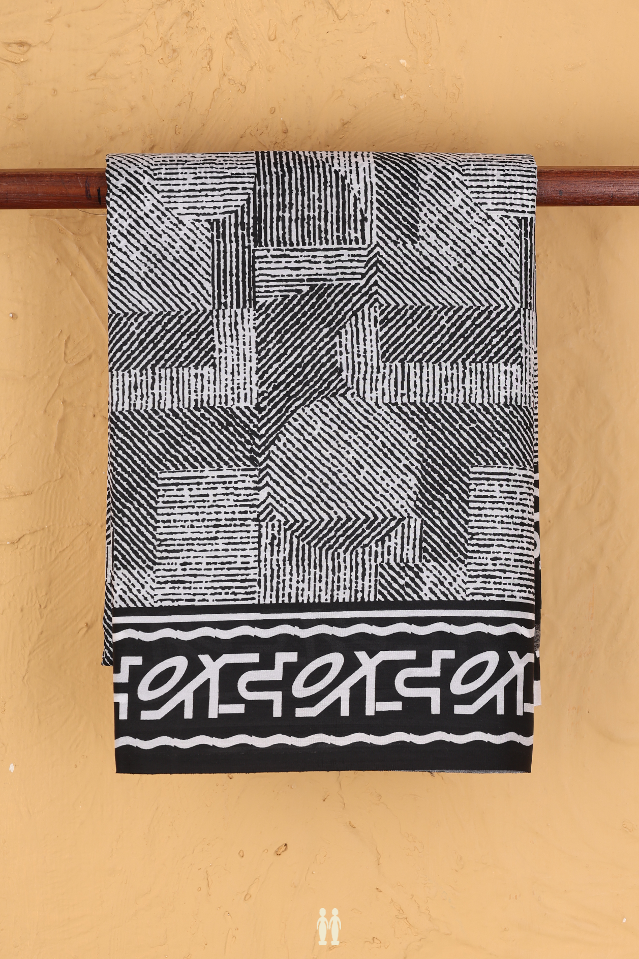 Printed Silk Saree In Black And White With Printed Design