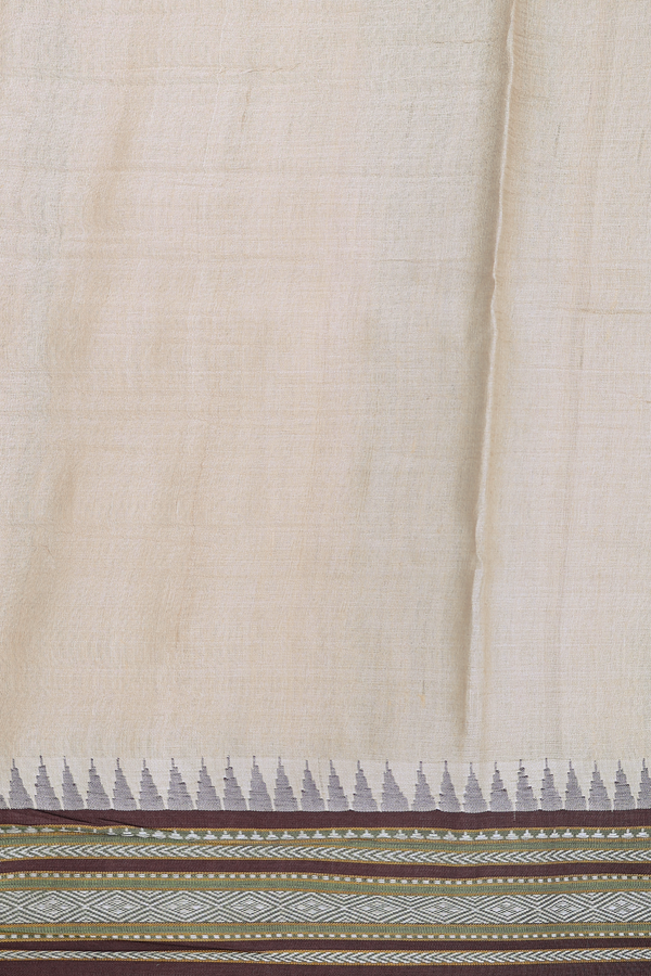 Tussar Silk Saree In Cream Color With Ganga Jamuna Border