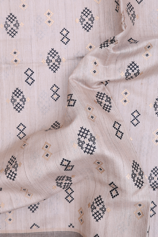 Tussar Silk Saree In Cream Color With Printed Buttas