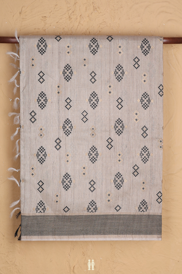 Tussar Silk Saree In Cream Color With Printed Buttas