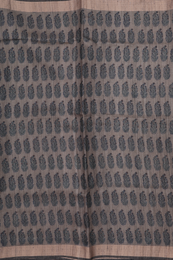 Tussar Silk Saree In Green With Floral Printed Design