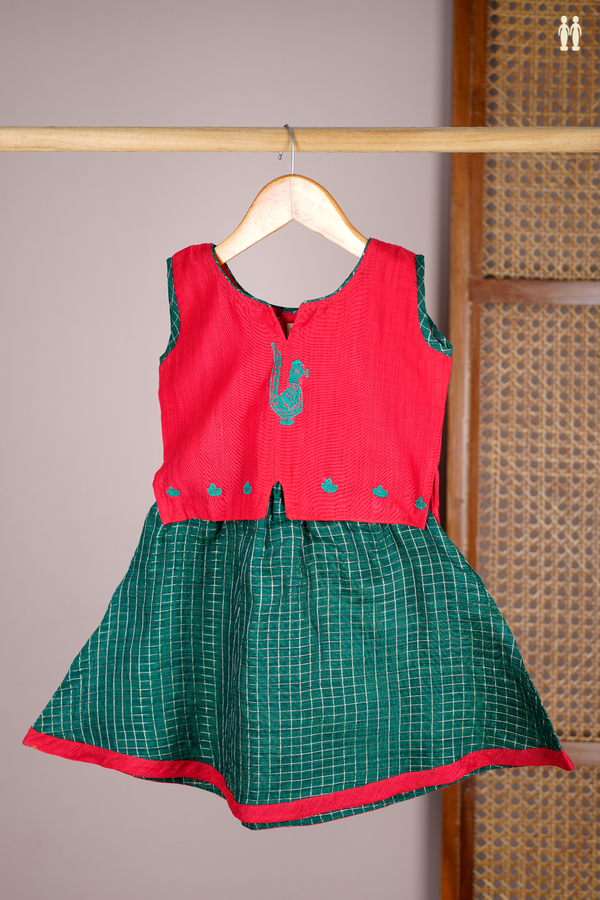 Embroidered Design Red And Green Readymade Pavadai Sattai