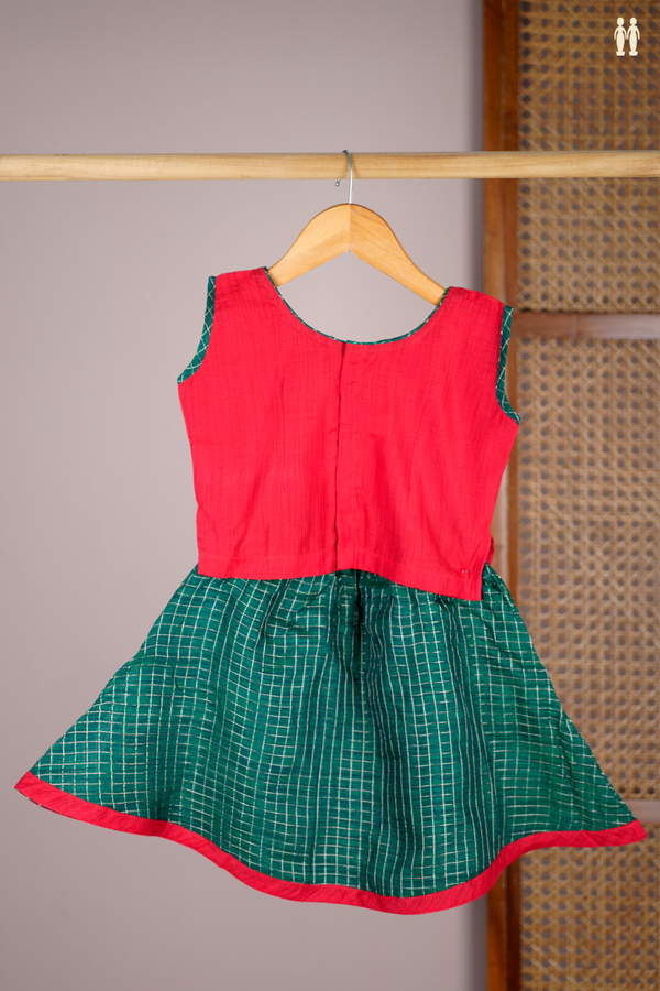 Embroidered Design Red And Green Readymade Pavadai Sattai