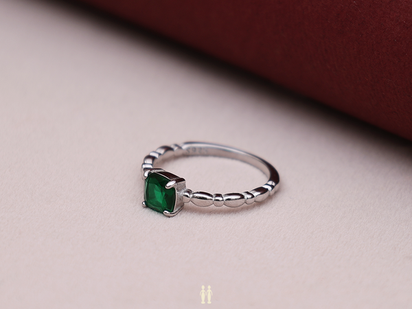 Emerald Stone Pure Silver Ring