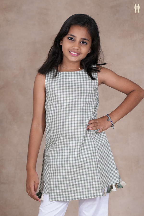 Round Neck Checks Design Green And White Cotton Frock