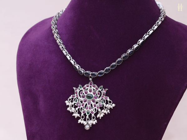 Floral Design With Kemp Stone Pure Silver Necklace