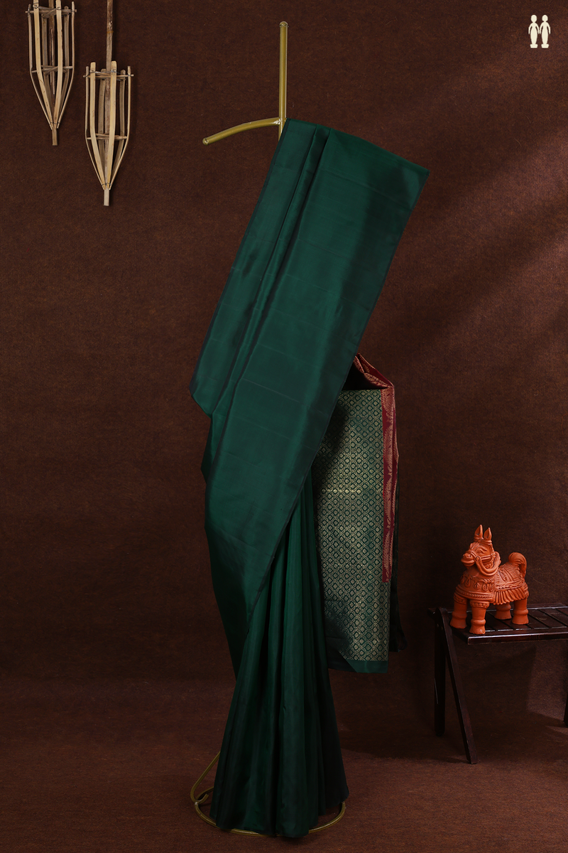 Floral Paisley Design In Pallu Green Kanchipuram Silk Saree