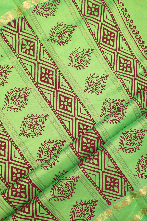 Floral Printed Buttas Berry Purple Poly Cotton Saree