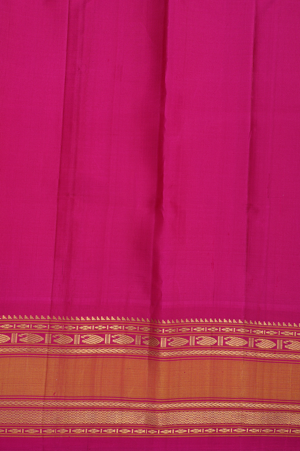 Gadwal Silk Saree In Black And Beige With Small Checks Design