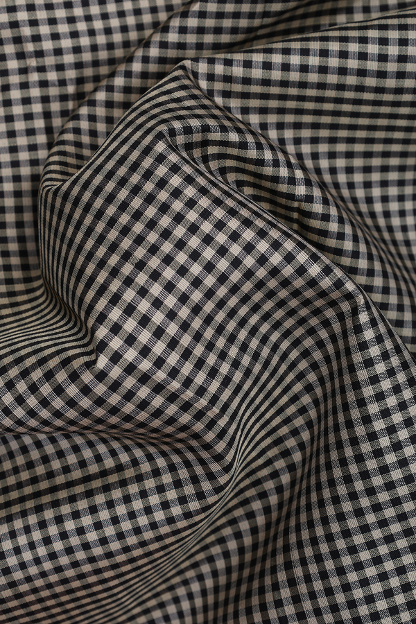 Gadwal Silk Saree In Black And Beige With Small Checks Design