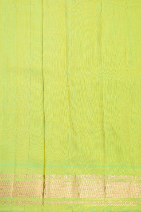 Gadwal Silk Saree In Black With Chakram Buttas