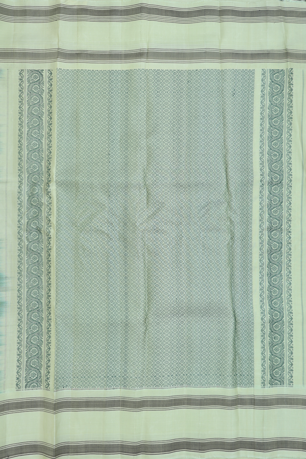 Gadwal Silk Saree In Dark Green With Chakram Buttas