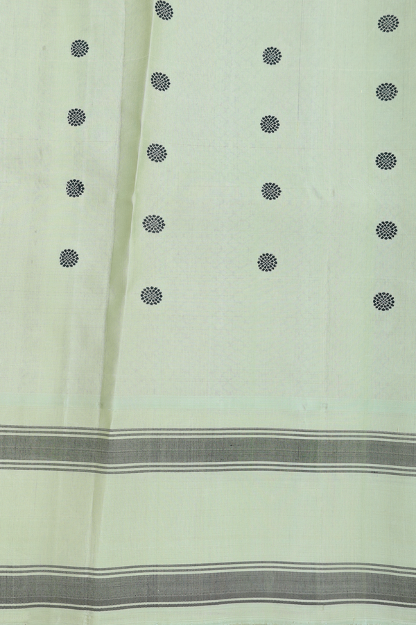 Gadwal Silk Saree In Dark Green With Chakram Buttas