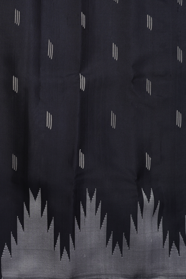 Gadwal Silk Saree In Grey With Threadwork Buttas