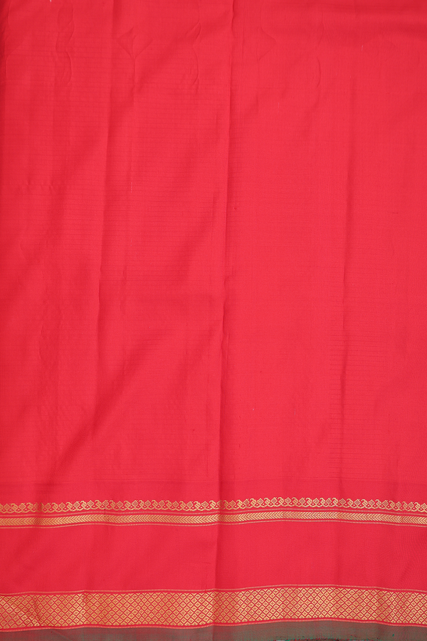 Gadwal Silk Saree In Ivory With Checks Design