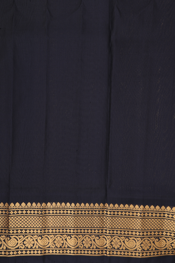 Gadwal Silk Saree In Pink With Floral Buttas