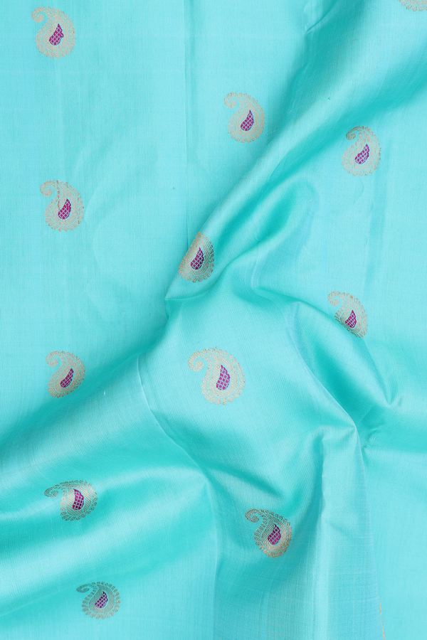 Gadwal Silk Saree In Turquoise Blue With Paisley Buttas