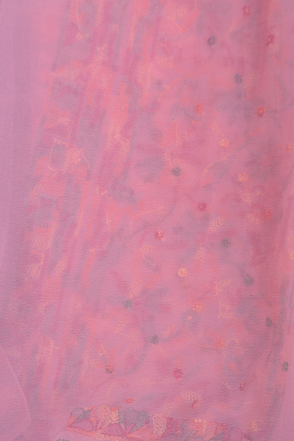 Georgette Saree In Peach Pink With Threadwork Buttas