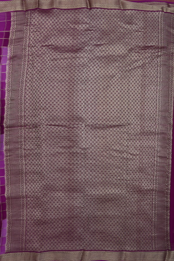 Georgette Saree In Shades Of Purple With Allover Design