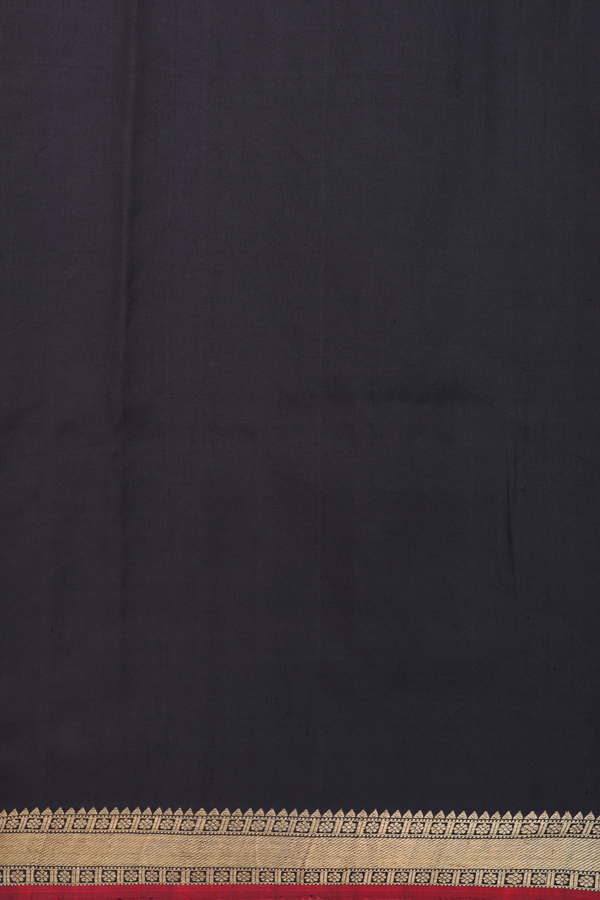 Kanchipuram Silk Saree In Light Grey With Leaf Printed Design