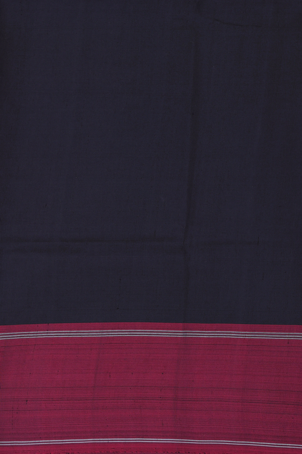 Kanchipuram Silk Saree In Scarlet Red With Floral Design