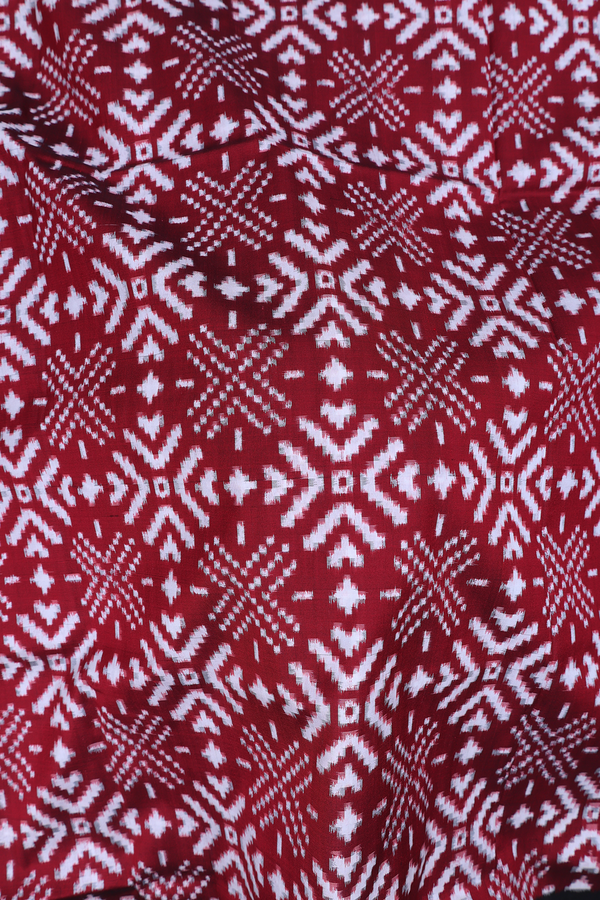 Pochampally Silk Saree In Red With Geometric Design