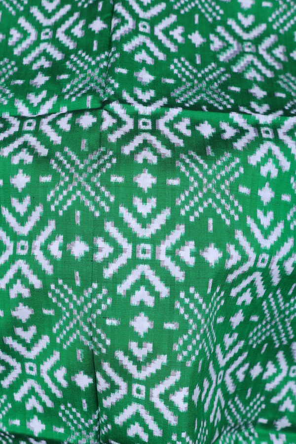 Pochampally Silk Saree In Green With Geometric Design