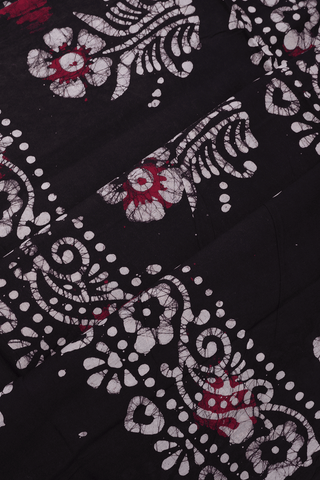 Half And Half Colored Red And Black Sungudi Cotton Saree