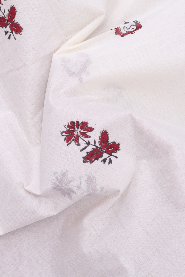 Hyderabad Cotton Saree In Egg White With Floral Printed