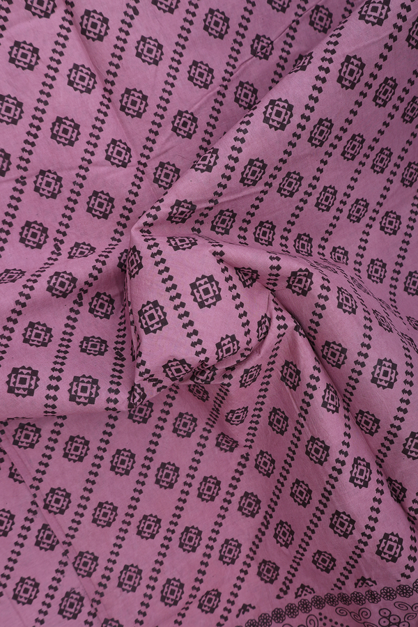 Sungudi Cotton Saree In Dusty Purple With Diagonal Design