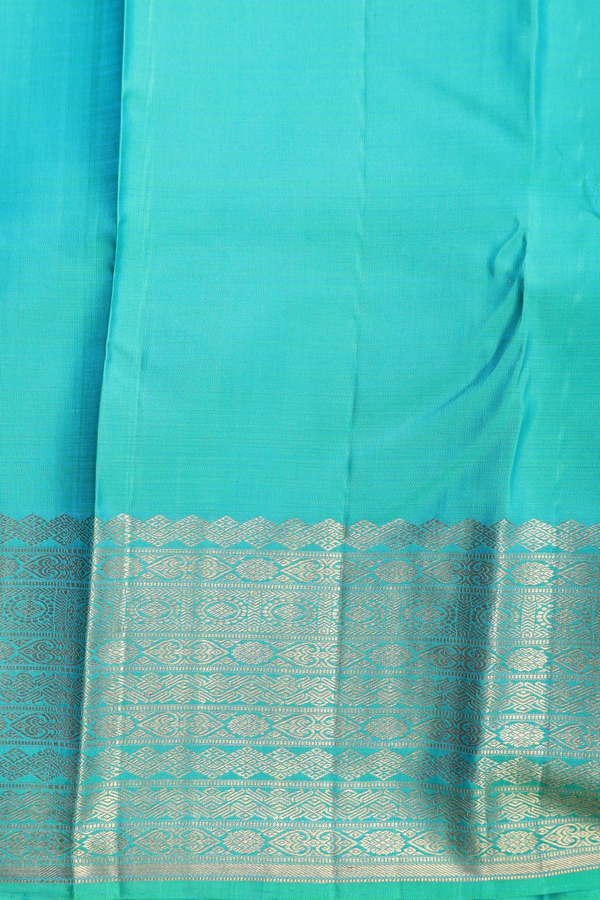 Kanchipuram Silk Saree In Green With Jacquard Pattern