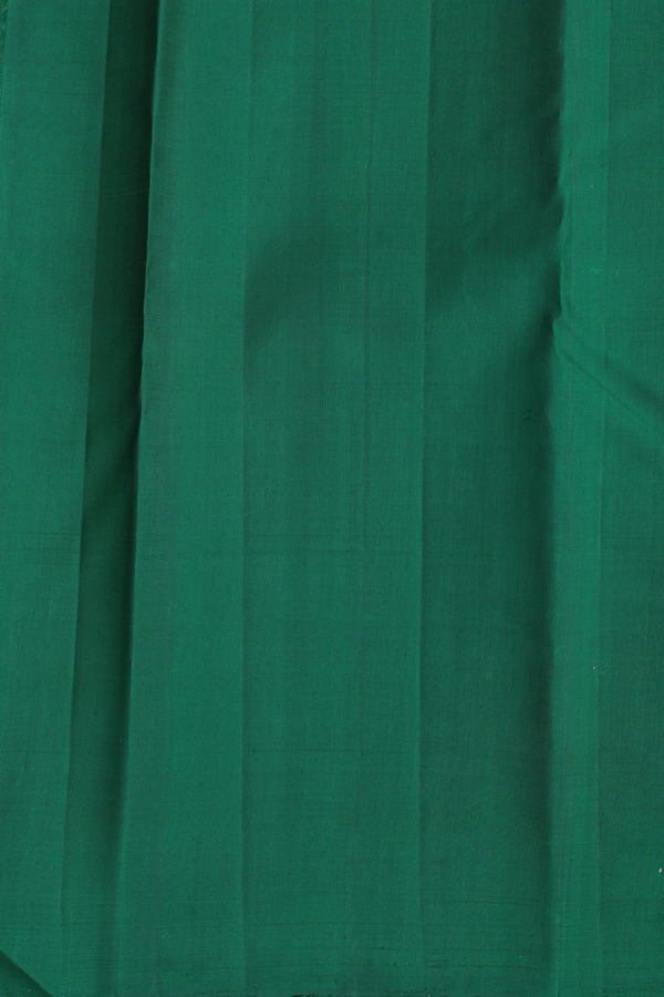 Kanchipuram Silk Saree In Magenta With Zari Motifs